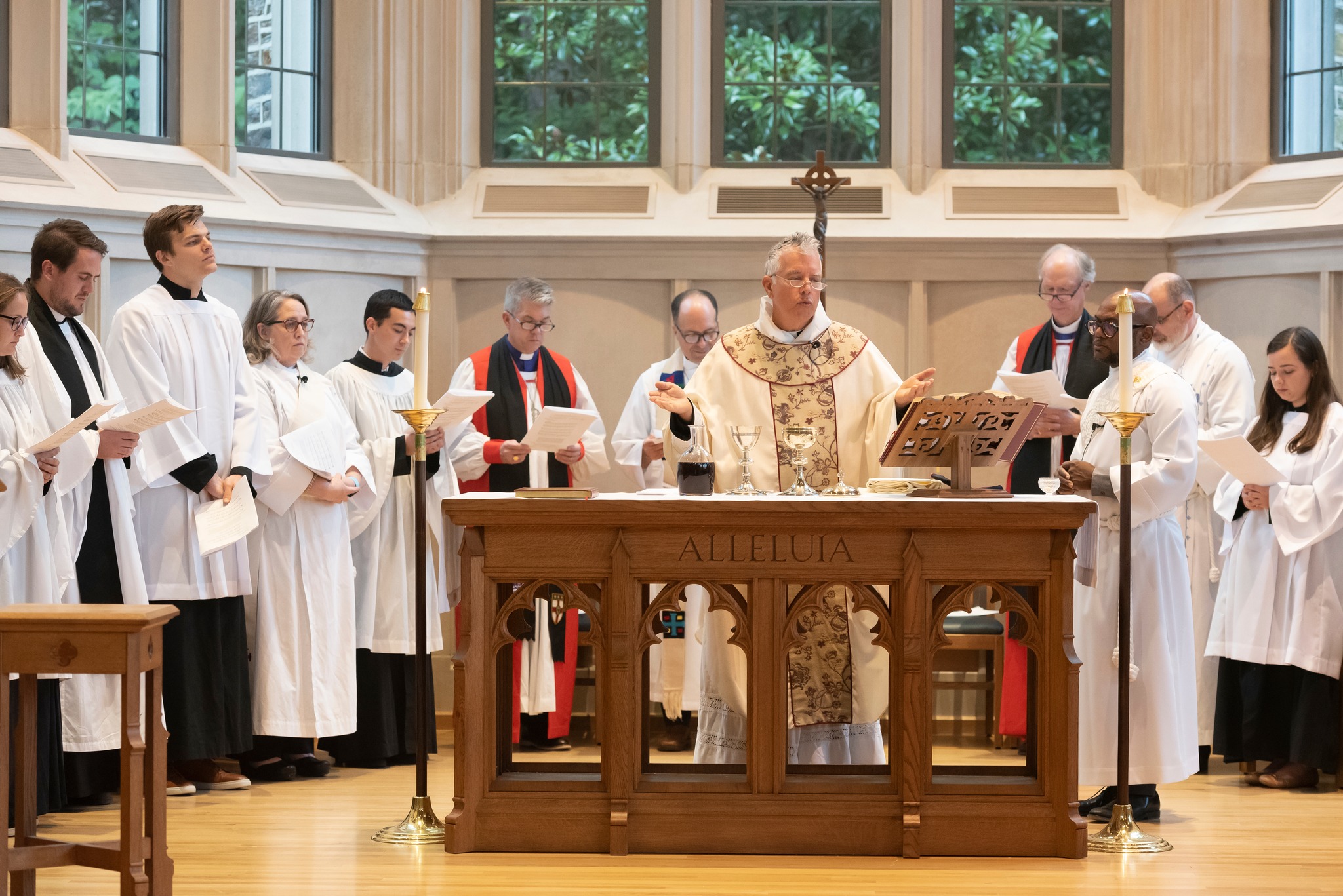 Kimbrough officiates AEHS service in Goodson Chapel